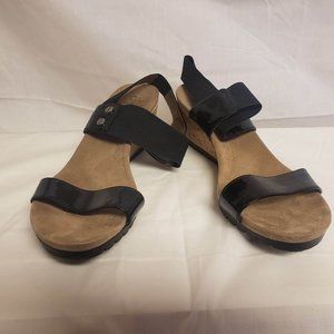 Black patent and elastic wedge sandals